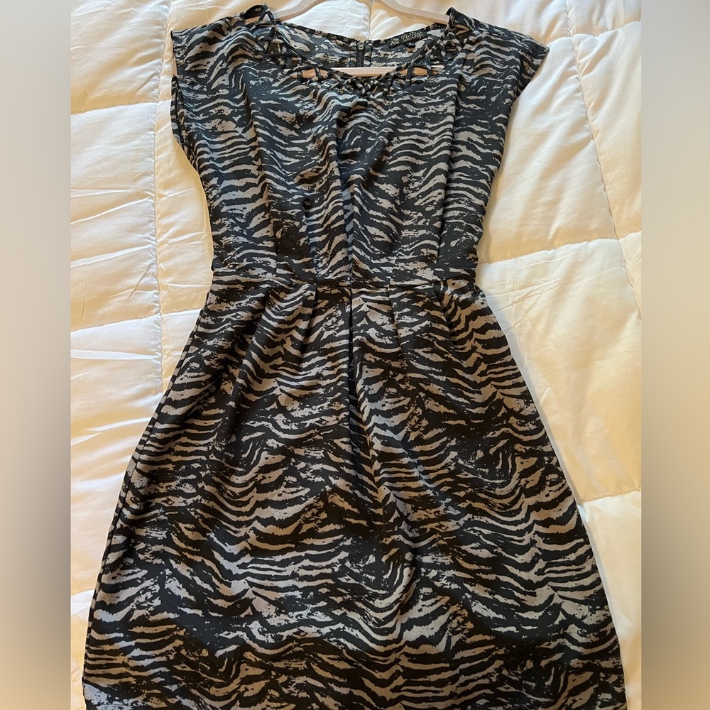 🎃🎃 BeBop Animal Print tie back dress Size S EUC